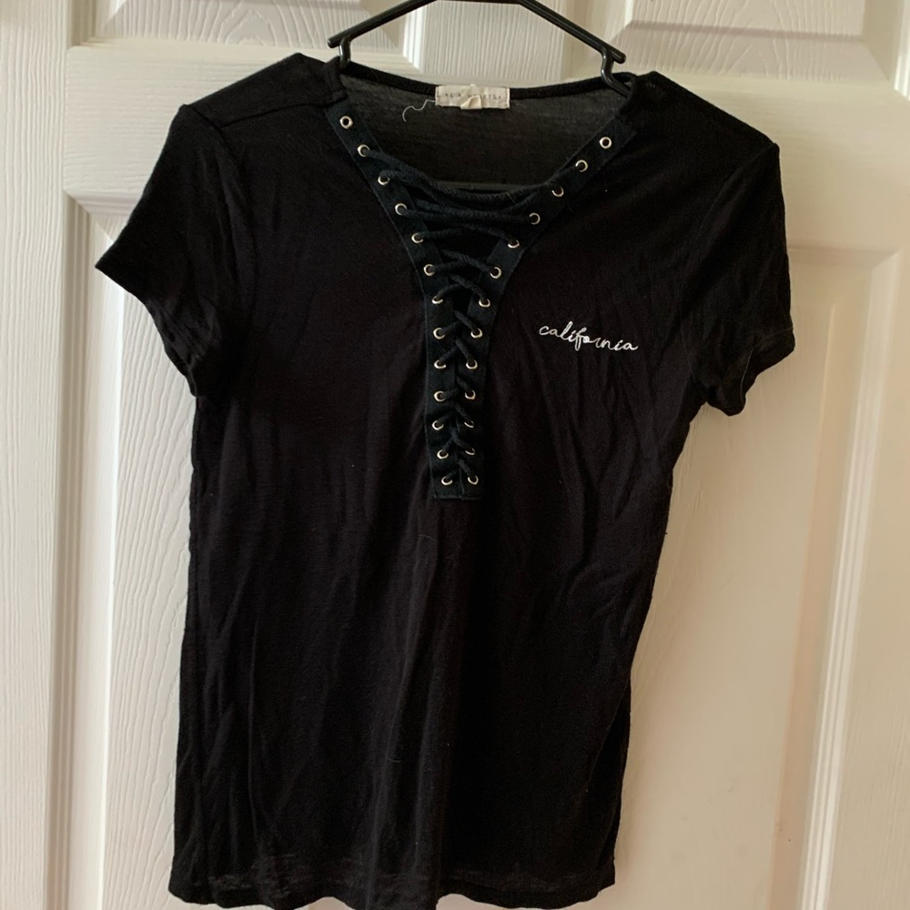 Black Tee
